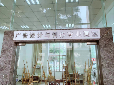 從“傳聲筒”到“敘事者” 廣告設計專業教育與行業邏輯的當代重塑